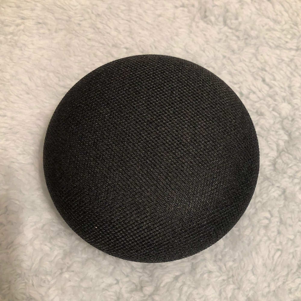 Google Home Mini - Picture 2 of 4